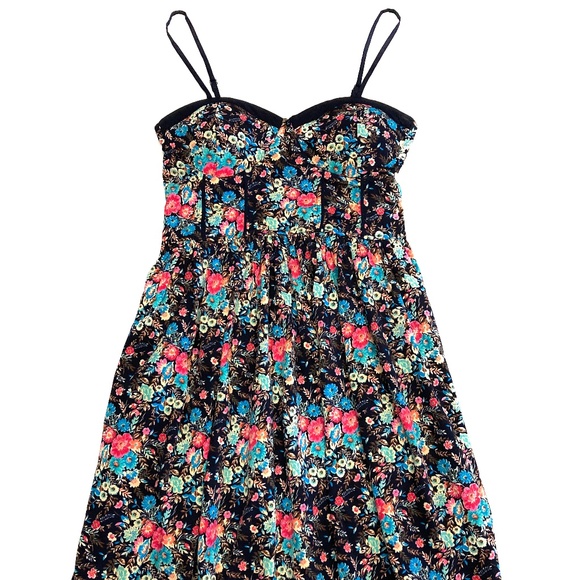 Band of Gypsies Dresses & Skirts - EUC Band of Gypsies floral dress